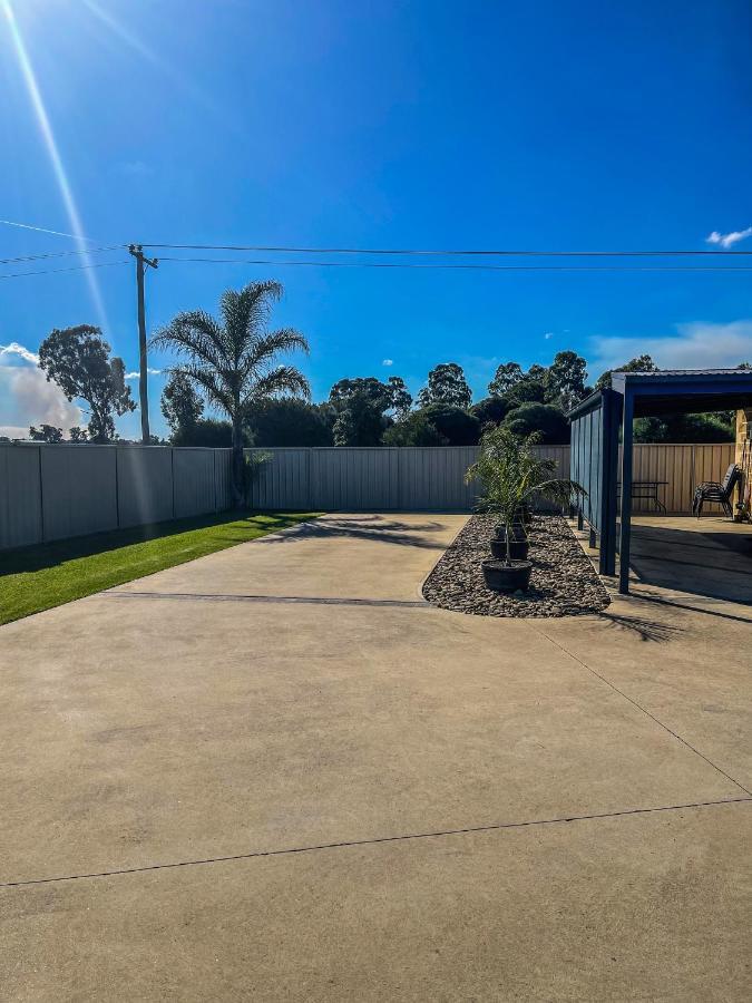 Dbj Holiday Units Mulwala Kültér fotó